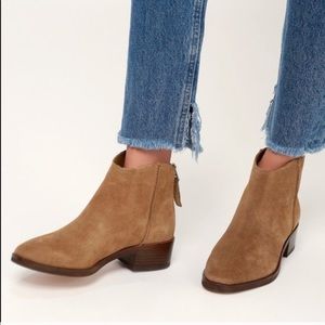 Dolce Vita Tucker Boot - sz 7.5 but fits like 7!